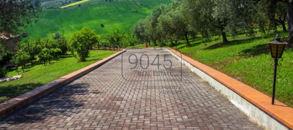 4 Schlafzimmer Villa in Roseto degli Abruzzi, Italy, Nr. 404393 11