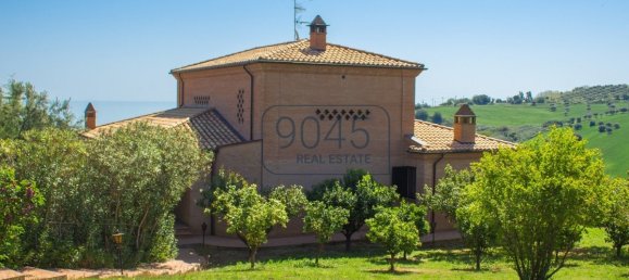 4 Schlafzimmer Villa in Roseto degli Abruzzi, Italy, Nr. 404393 5