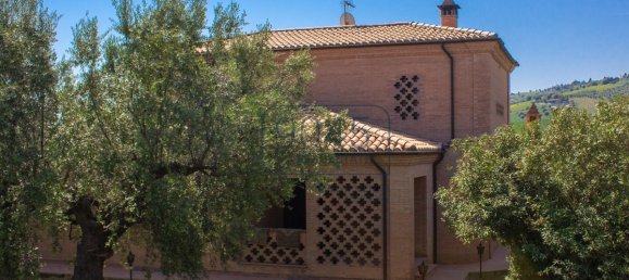 4 Schlafzimmer Villa in Roseto degli Abruzzi, Italy, Nr. 404393 3