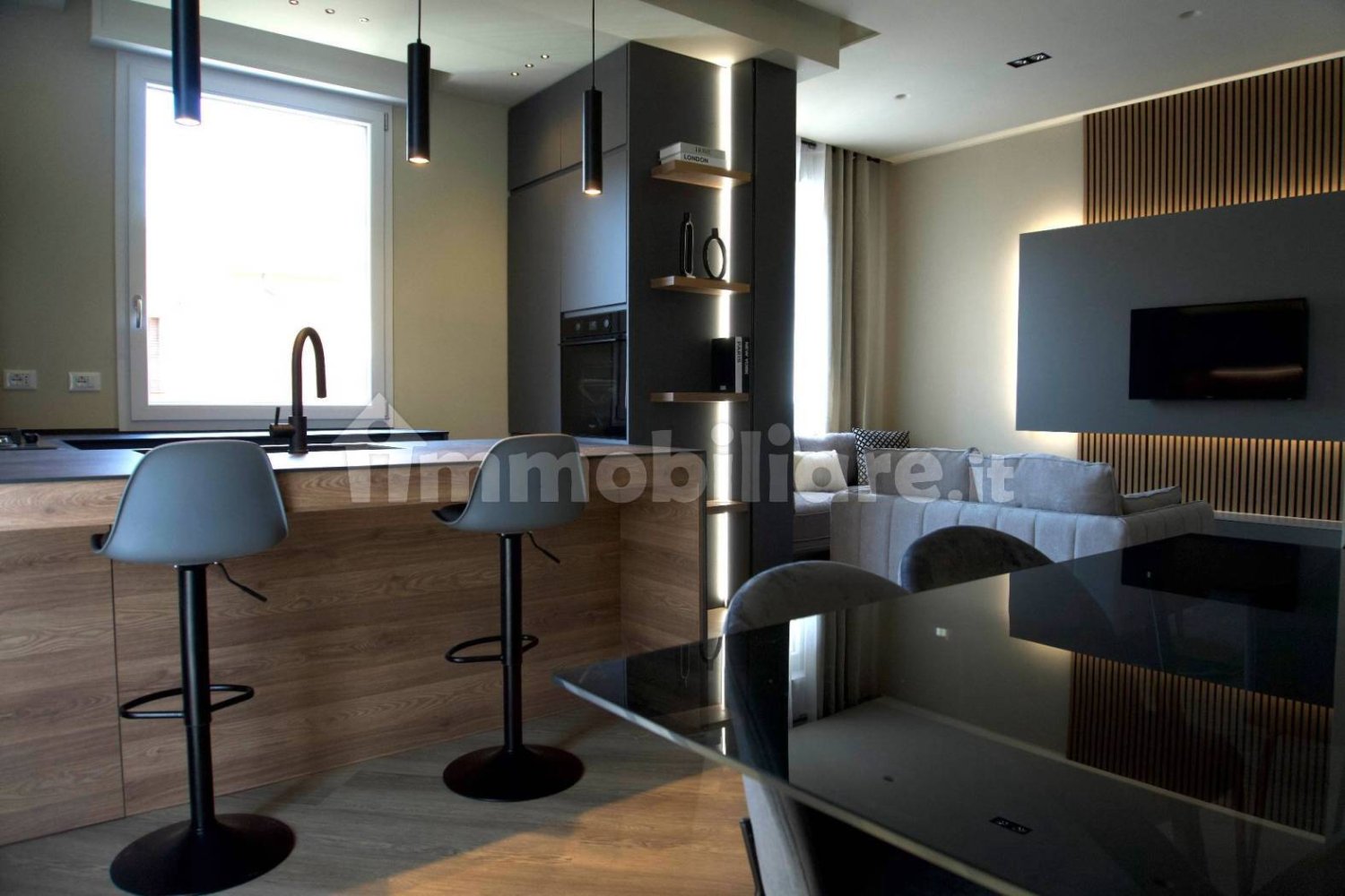 3 bedrooms Apartment in Bologna, Italy No. 281353