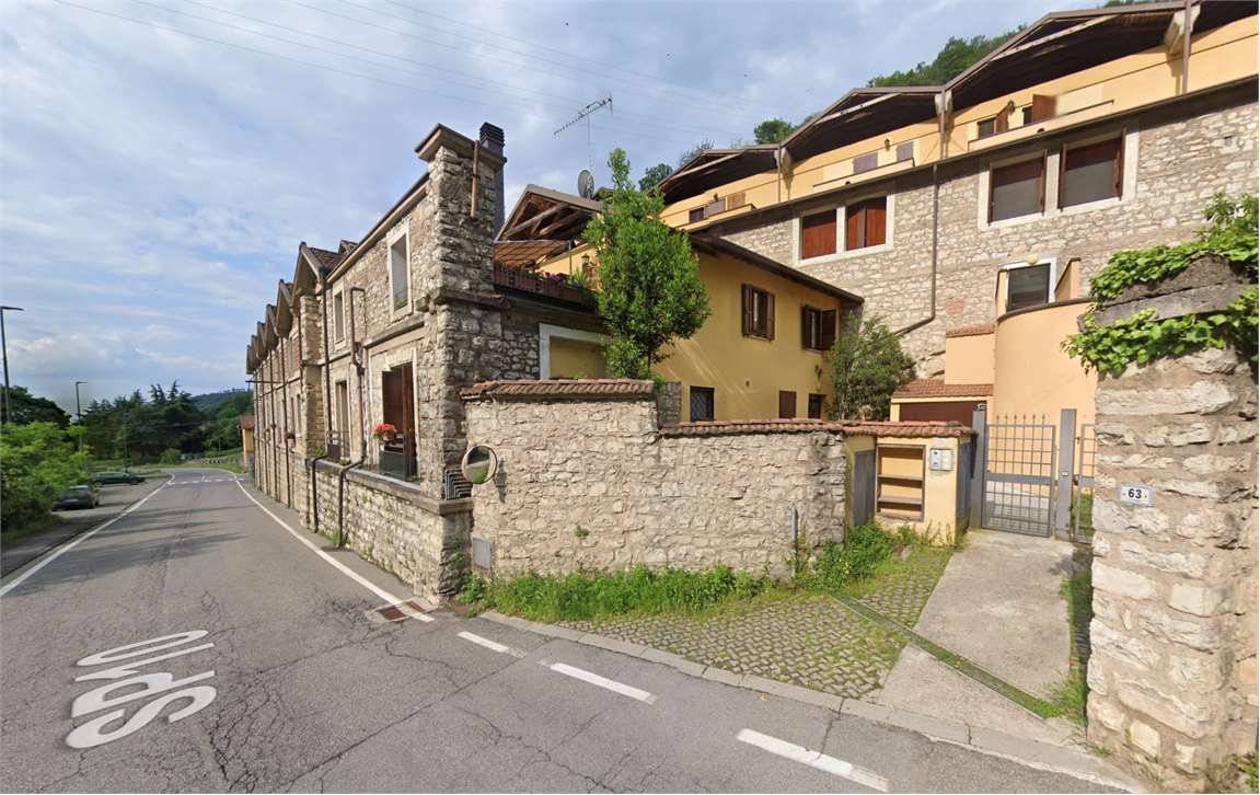 Apartamento de 2 dormitorios en Gussago, Italy No. 206136