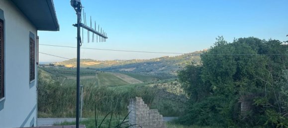 Дом с 3 комнатами в Атри, Италия № 254453 7