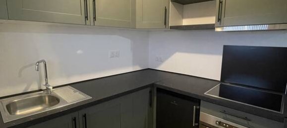 Studio in Beauvais, France No. 355929 3