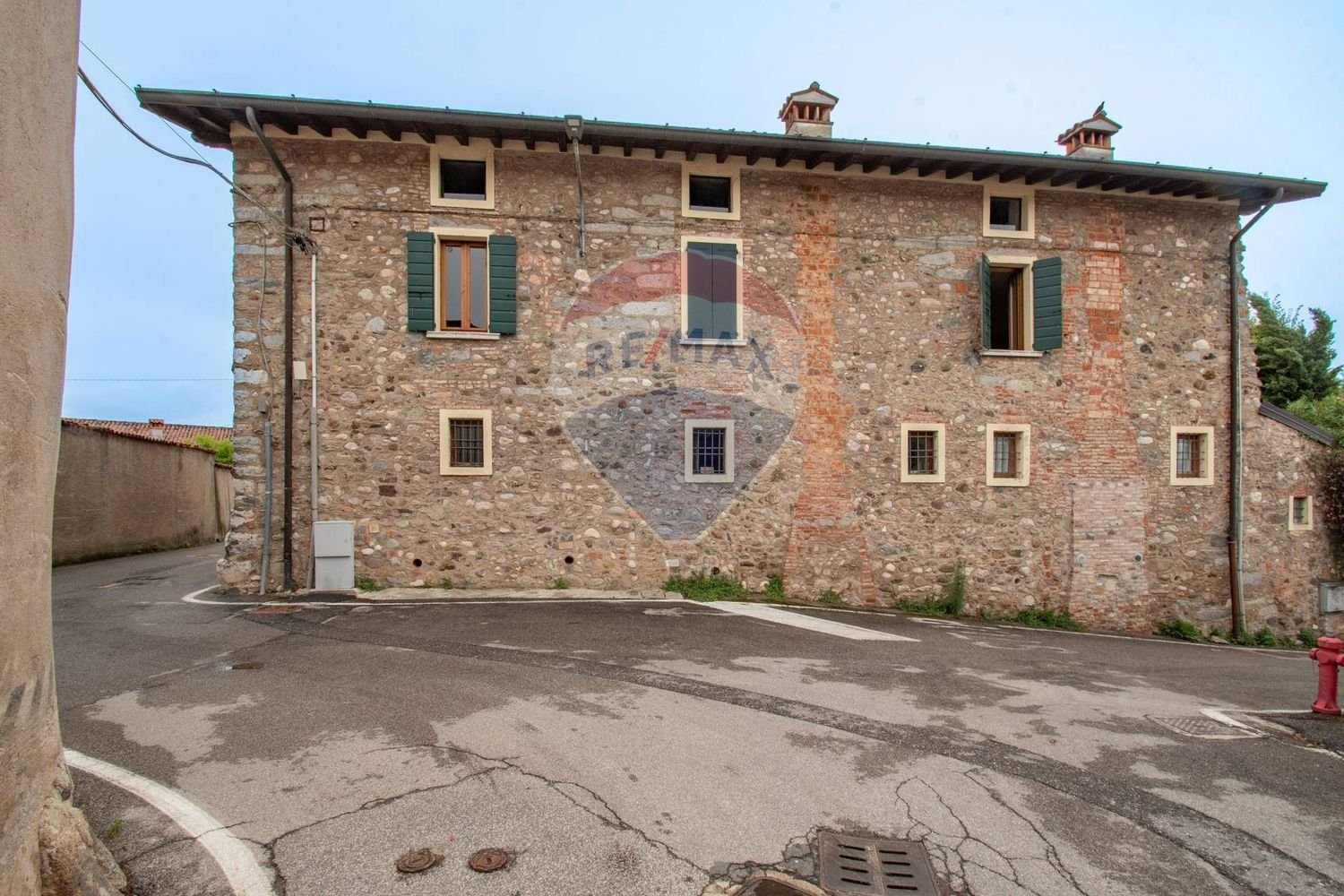 10 rooms House in Calvagese della Riviera, Italy No. 300745