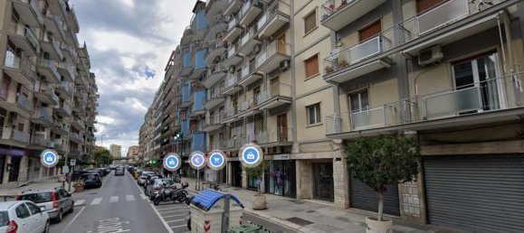 3-salle Appartement à Bari, Italy No. 259836 8