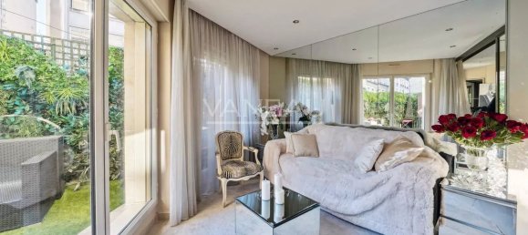 2 rooms Apartment in Paris, France No. 138135 2