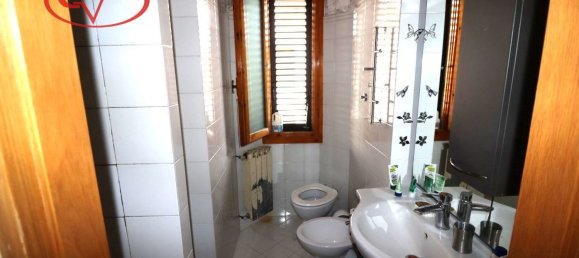 4 rooms Apartment in Montevarchi, Italy No. 283050 11