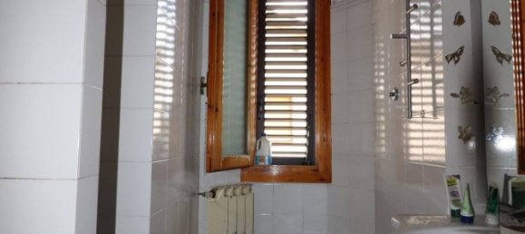 4 rooms Apartment in Montevarchi, Italy No. 283050 8