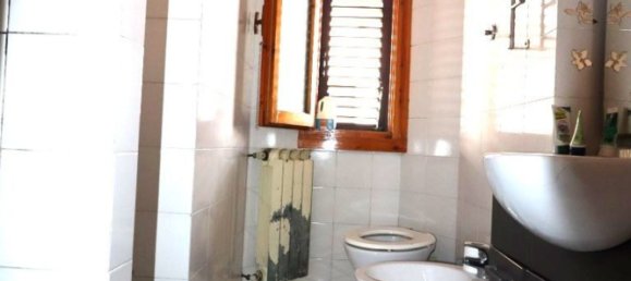4 rooms Apartment in Montevarchi, Italy No. 283050 10