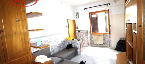 4 rooms Apartment in Montevarchi, Italy No. 283050 2