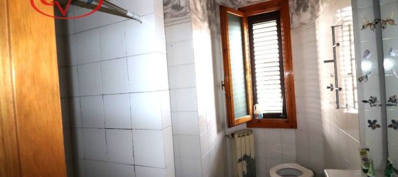 4 rooms Apartment in Montevarchi, Italy No. 283050 9