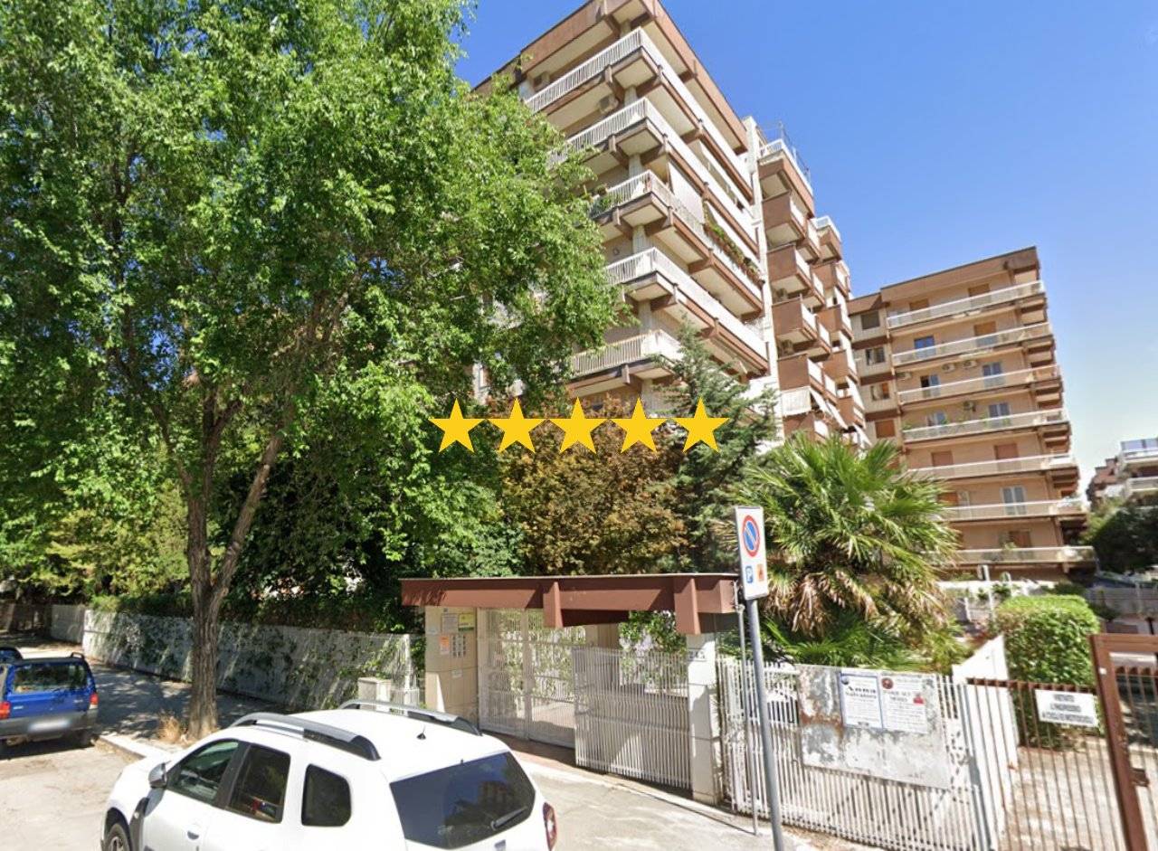 6 bedrooms Apartment in Foggia, Italy No. 186757