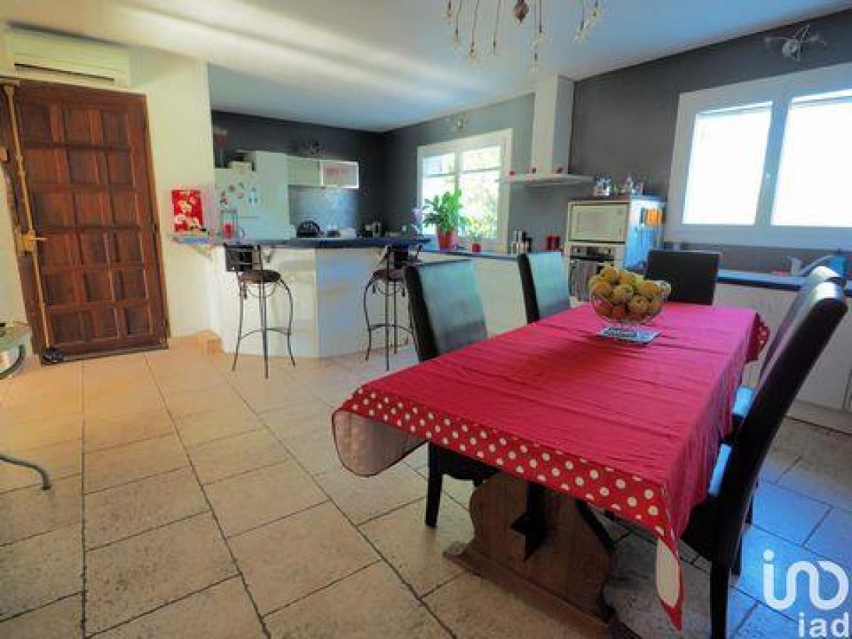 6 chambres Maison à Milhaud, France No. 24864