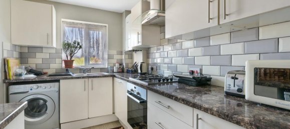 2 bedrooms Apartment in Feltham, United Kingdom No. 9822 13