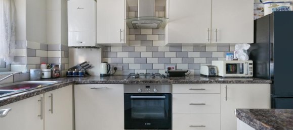 2 bedrooms Apartment in Feltham, United Kingdom No. 9822 12