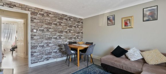 2 bedrooms Apartment in Feltham, United Kingdom No. 9822 11