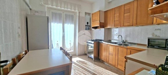 2 bedrooms Apartment in Genoa, Italy No. 301548 4