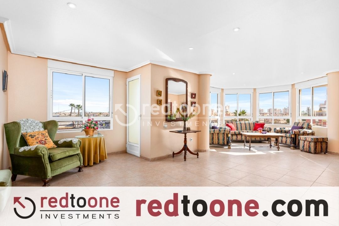 5 bedrooms Apartment in Torrevieja, Spain No. 43495