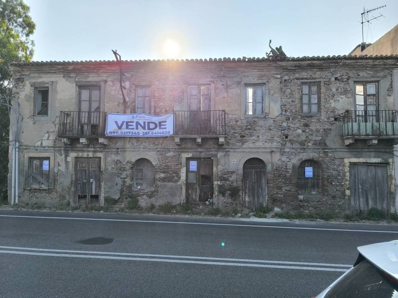 5-salle Bâtiment à Messina, Italy No. 364424