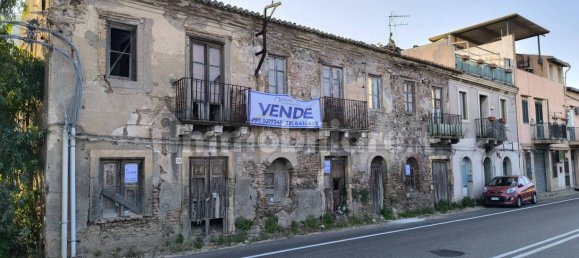 5-salle Bâtiment à Messina, Italy No. 364424 2