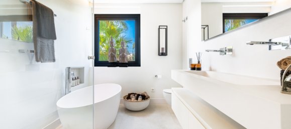 5 bedrooms Villa in Marbella Golden Mile, Spain No. 3069 14