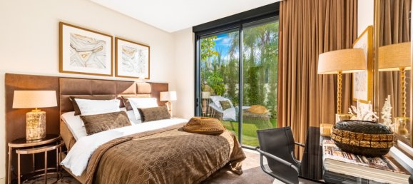 5 bedrooms Villa in Marbella Golden Mile, Spain No. 3069 16