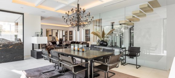 5 bedrooms Villa in Marbella Golden Mile, Spain No. 3069 10