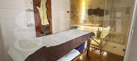 Propiedad comercial de 1 habitación en Ostuni, Italy No. 279634 5