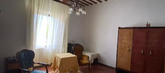 6 bedrooms House in Capraia e Limite, Italy No. 318127 5