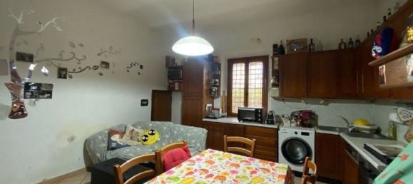 6 bedrooms House in Capraia e Limite, Italy No. 318127 12