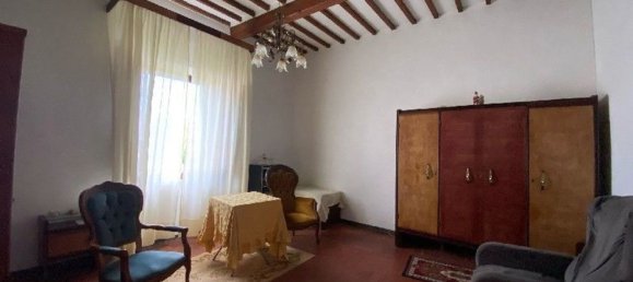 6 bedrooms House in Capraia e Limite, Italy No. 318127 8