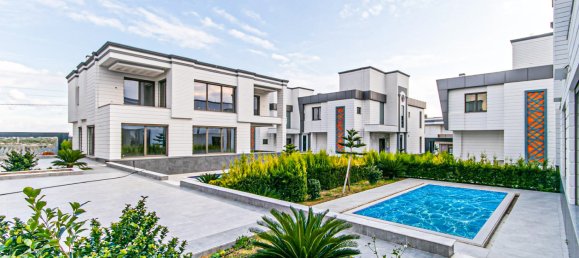 Villa 3+3 à Kundu, Turkey No. 822 7