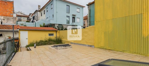 2 bedrooms House in Porto, Portugal No. 187440 7