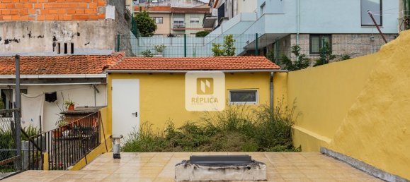 2 bedrooms House in Porto, Portugal No. 187440 8
