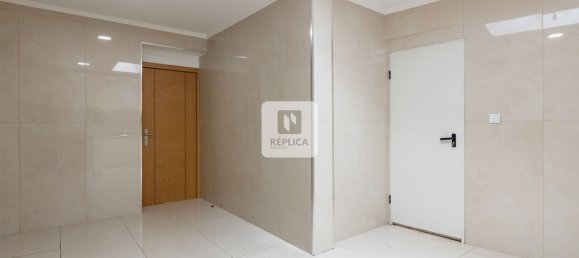 2 bedrooms House in Porto, Portugal No. 187440 18