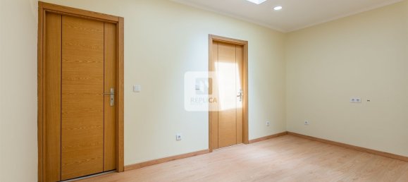 2 bedrooms House in Porto, Portugal No. 187440 22