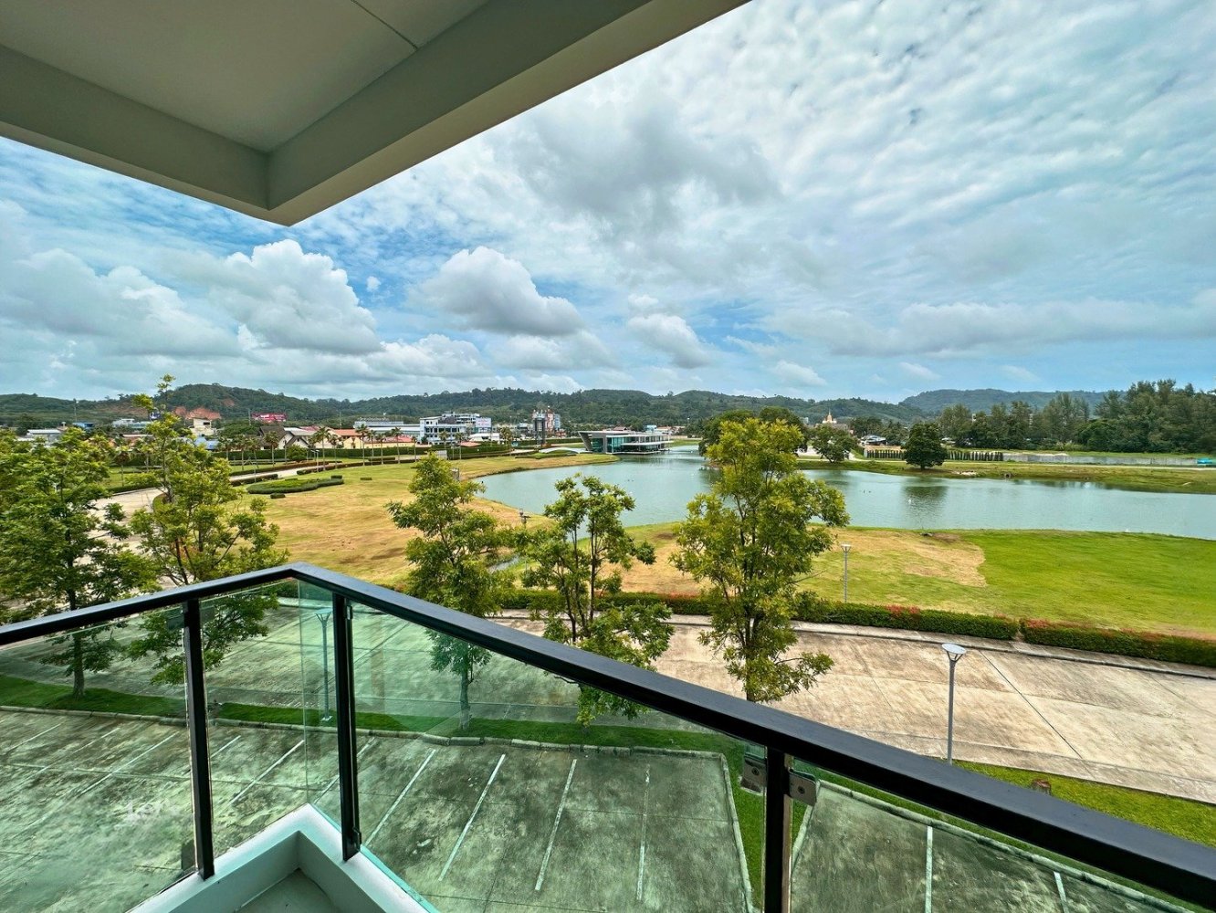 Studio in the Condo in Nai Yang, Thailand No. 8442