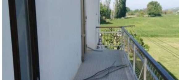 4-salle Appartement à Monte Urano, Italy No. 296653 9