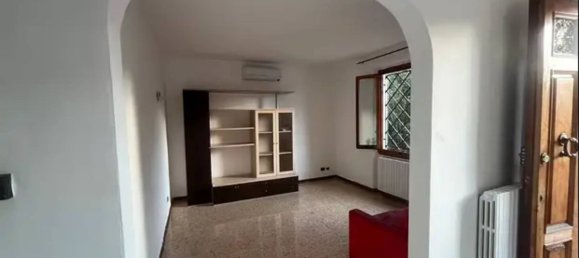 3 rooms House in Poggio a Caiano, Italy No. 45964 3