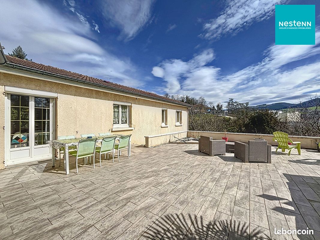 3 bedrooms House in Le Chambon-Feugerolles, France No. 193228