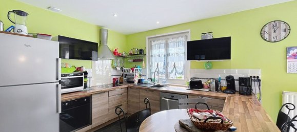 3 bedrooms House in Le Chambon-Feugerolles, France No. 193228 5