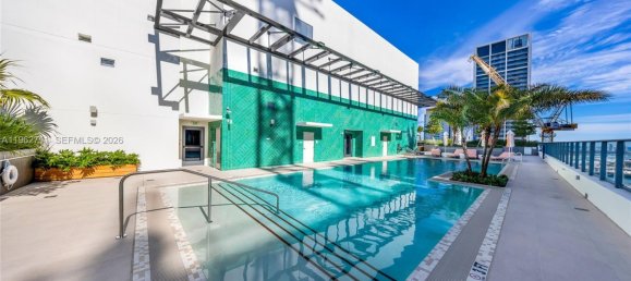 propiedad comercial en venta en Miami, Miami-Dade, Florida, USA № 614310 17