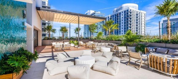 propiedad comercial en venta en Miami, Miami-Dade, Florida, USA № 614310 20