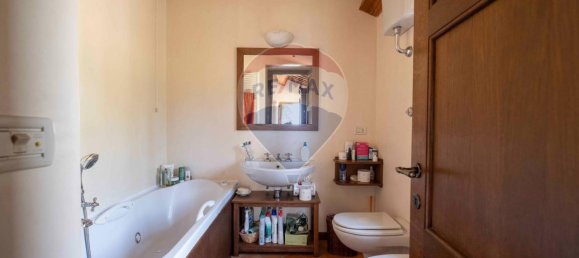 12 rooms House in Cupramontana, Italy No. 7307 27