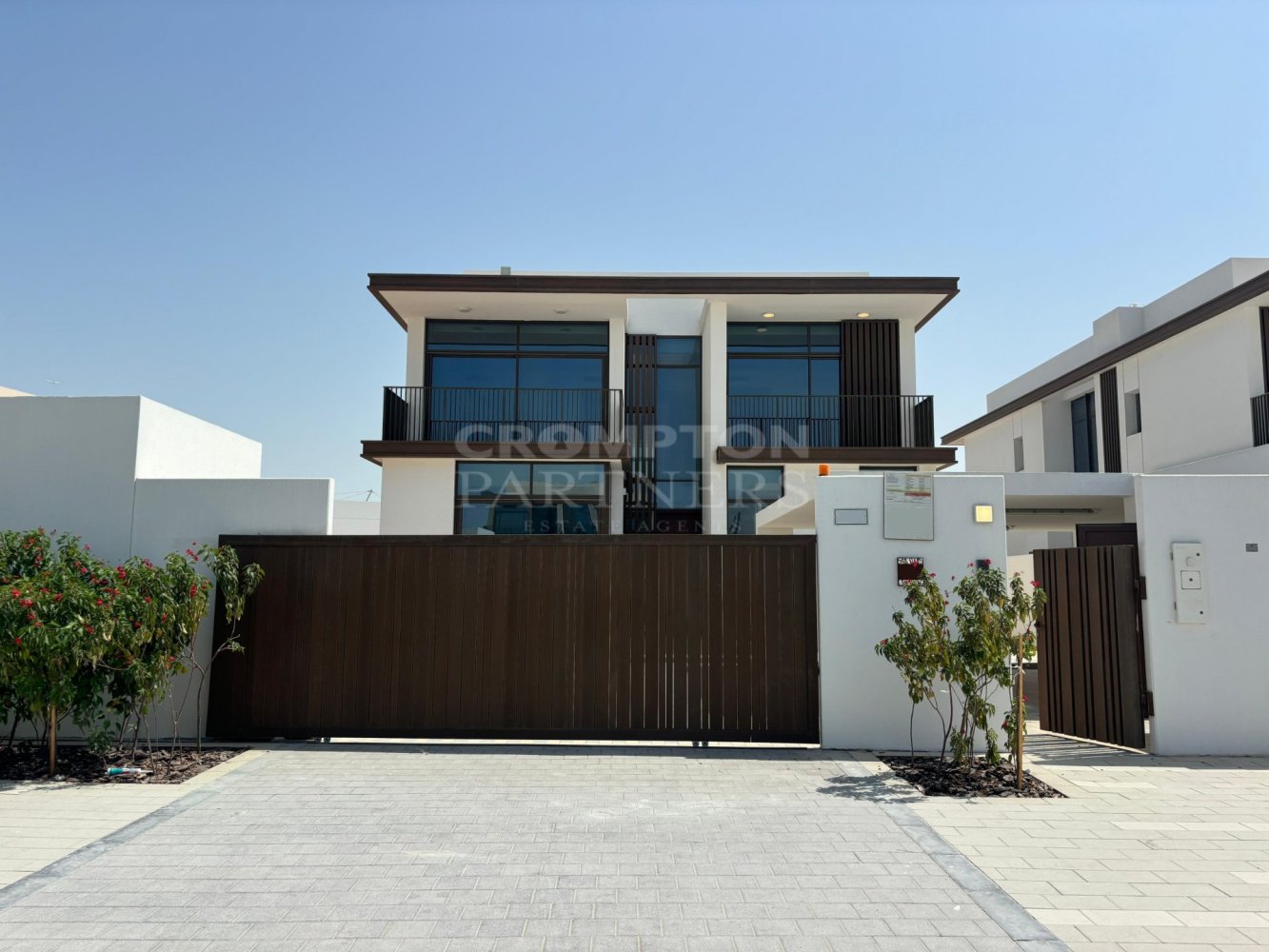 5 bedrooms Villa in Abu Dhabi, UAE No. 67403