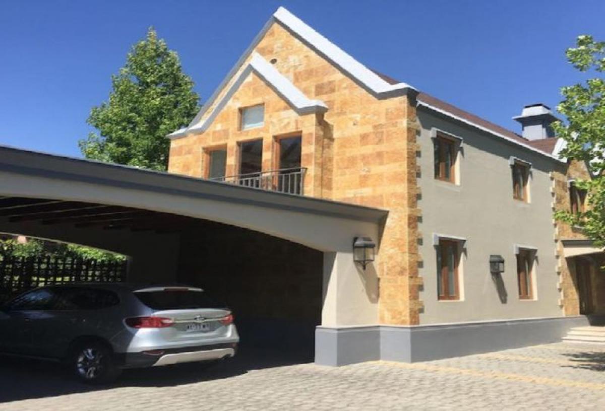 5 bedrooms House in Santiago, Chile No. 3669