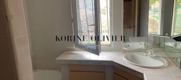 2 bedrooms House in Pertuis, France No. 360944 10