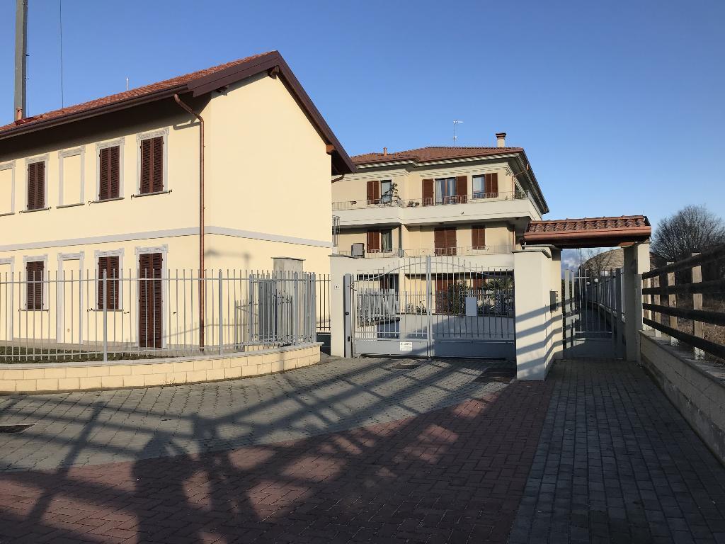 15m² Garage in Magenta, Italy No. 153376