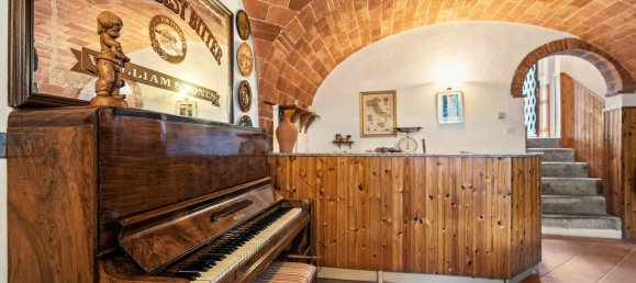 4 bedrooms House in Sinalunga, Italy No. 54160 3