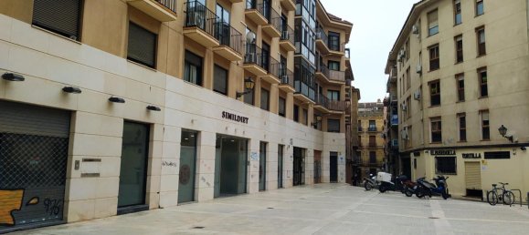 176m² Commercial property in Zaragoza, Spain No. 66772 18